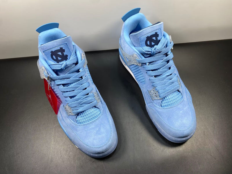 Air Jordan 4 Retro UNC PE