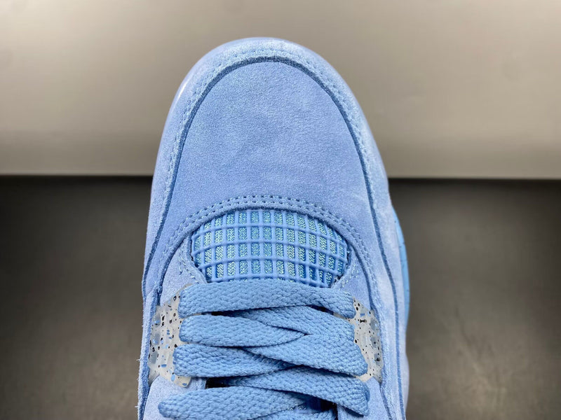 Air Jordan 4 Retro UNC PE