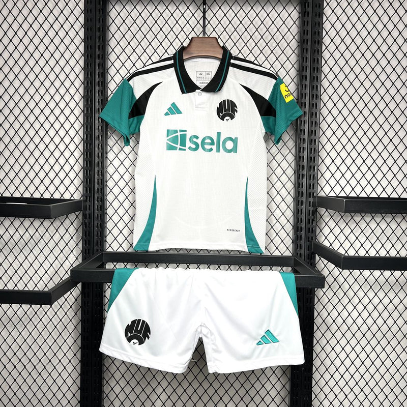 Kit infantil Newcastle 24/25 2 uniforme