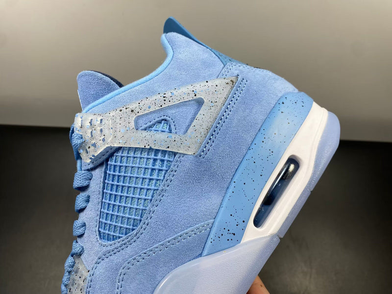 Air Jordan 4 Retro UNC PE