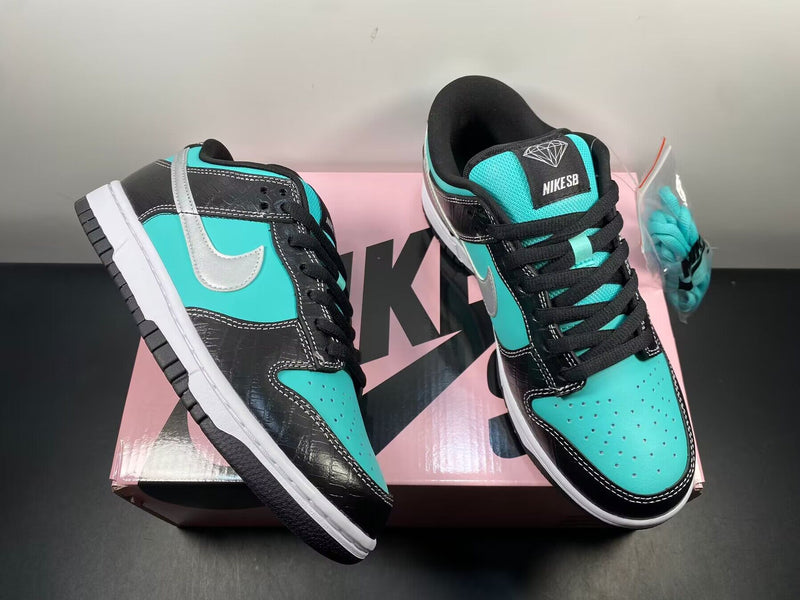 Nike SB x Diamond Dunk ”Tiffany”