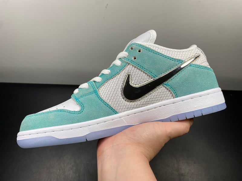 April Skateboards x Dunk SB Low