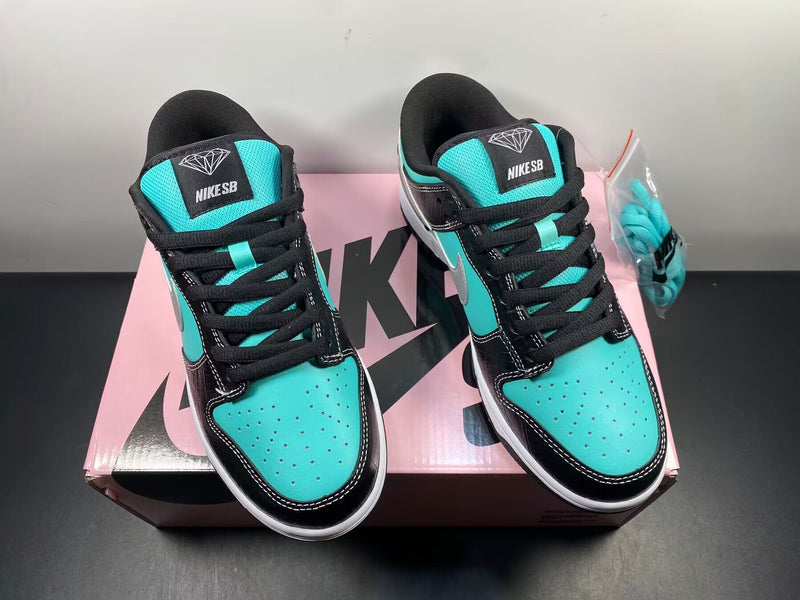 Nike SB x Diamond Dunk ”Tiffany”