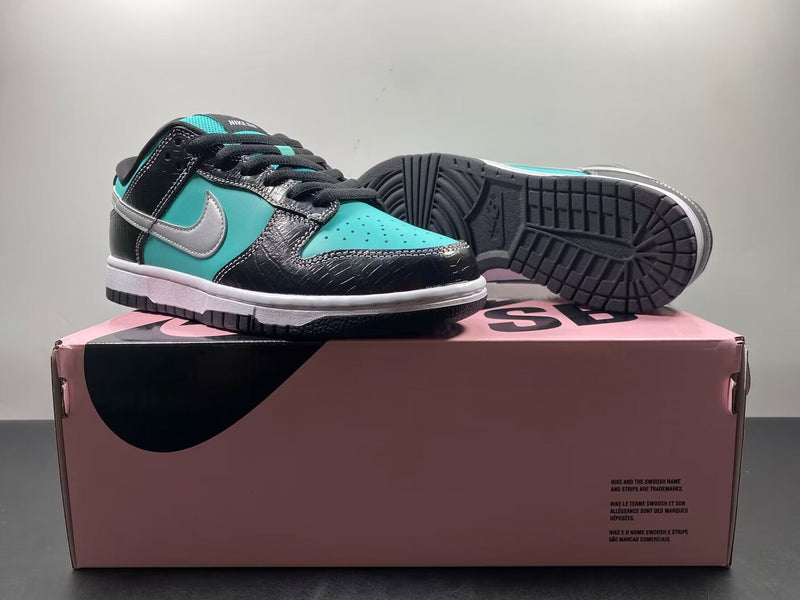 Nike SB x Diamond Dunk ”Tiffany”