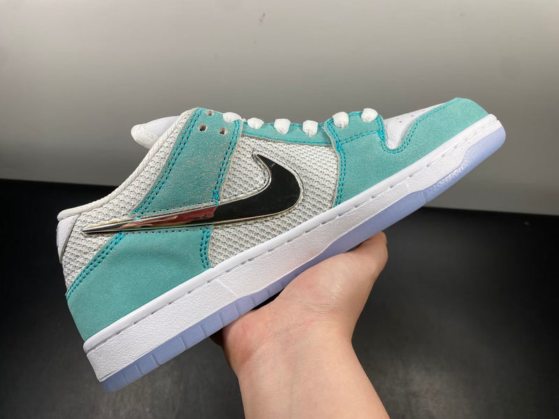 April Skateboards x Dunk SB Low