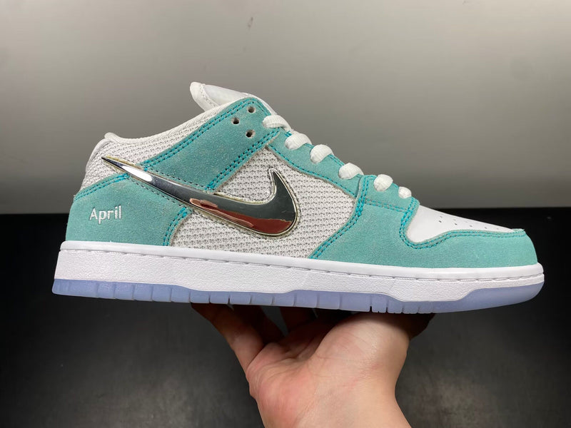 April Skateboards x Dunk SB Low