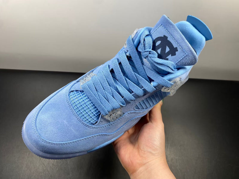 Air Jordan 4 Retro UNC PE