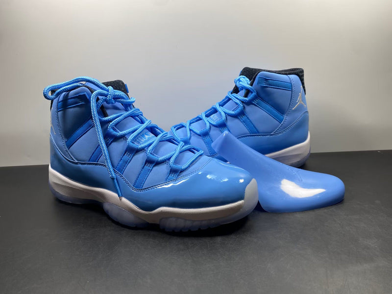 Air Jordan 11 "Pantone