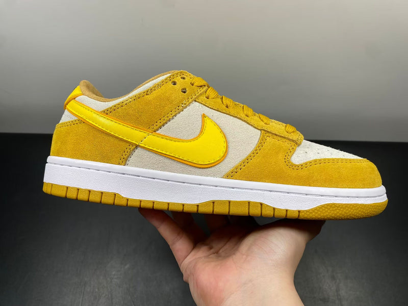 Nike Dunk Low WMNS “Gold Suede”