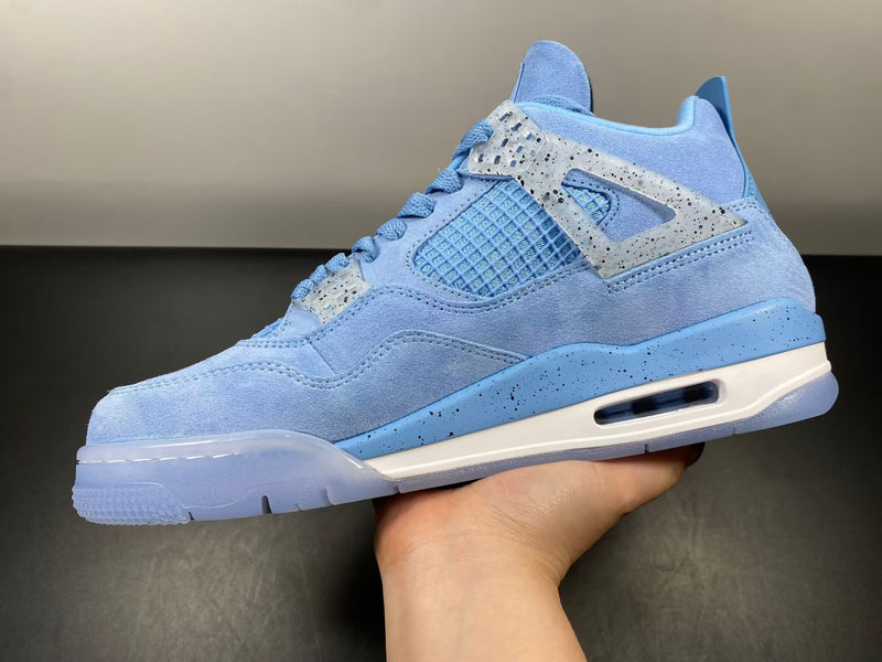 Air Jordan 4 Retro UNC PE