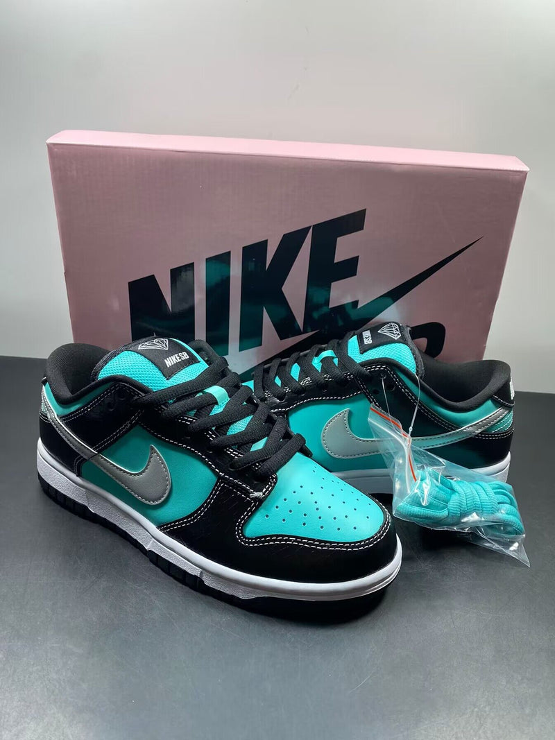 Nike SB x Diamond Dunk ”Tiffany”