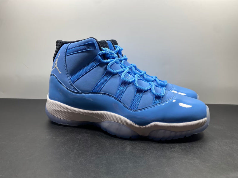 Air Jordan 11 "Pantone