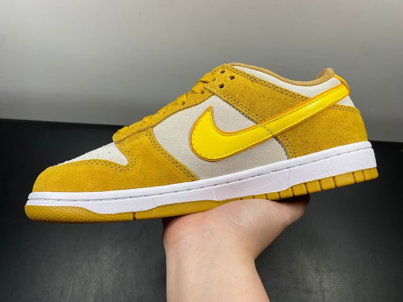 Nike Dunk Low WMNS “Gold Suede”